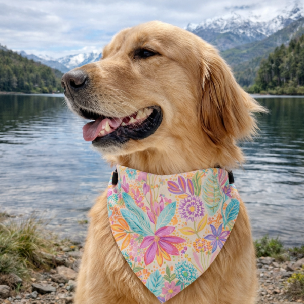 Bandana con collar ajustable para mascotas diseño bloom