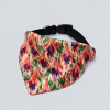 _Bandana con collar ajustable para mascotas con collar ajustable. Modelo chilco de UnaTaza, diseño floral y delicado